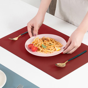 더테이블 가죽 식탁매트 방수 사각 플레이팅(레드)